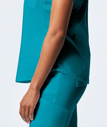 Landau - ProFlex Women's 2-Pocket V-Neck Scrub Top. LT107