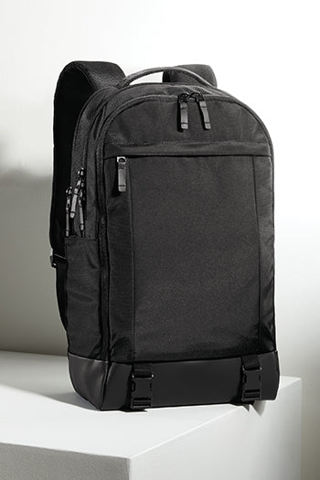 A short of a Mercer+Mettle® Pack.