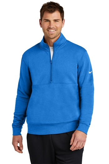 Nike - Club Fleece Sleeve Swoosh 1/2-Zip. NKDX6718