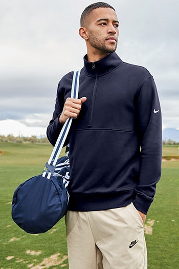 Nike - Club Fleece Sleeve Swoosh 1/2-Zip. NKDX6718