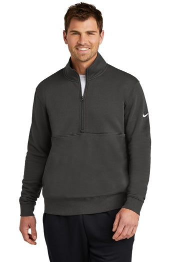 Nike - Club Fleece Sleeve Swoosh 1/2-Zip. NKDX6718