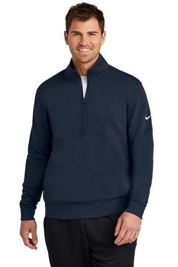 Nike - Club Fleece Sleeve Swoosh 1/2-Zip. NKDX6718