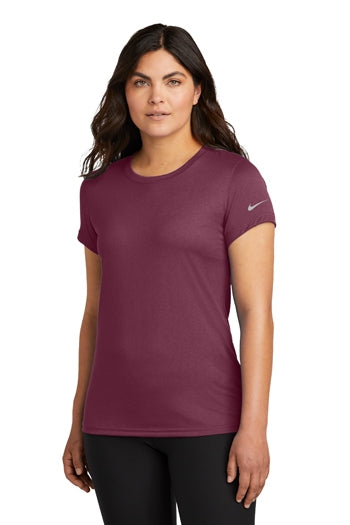 Nike - Ladies Swoosh Sleeve rLegend Tee. NKDX8734