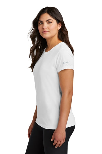 Nike - Ladies Swoosh Sleeve rLegend Tee. NKDX8734