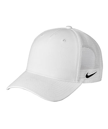 Nike - Snapback Mesh Trucker Cap. NKFN9893